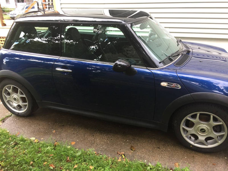 Illustration for article titled I know I have been saying I want to replace my 2004 Mini with something newer UPDATE: Escalating quickly, going to look at it on Friday.